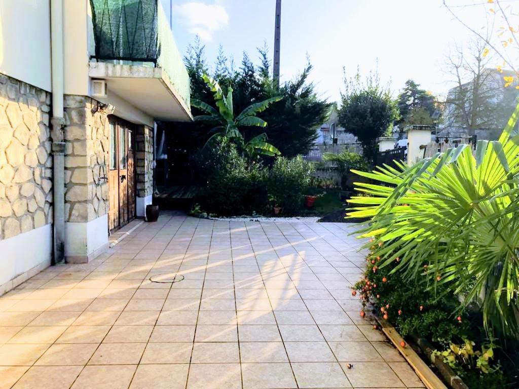 Agreable Maison En Centre Ville Noisy-le-Grand Esterno foto