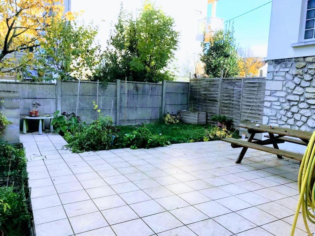 Agreable Maison En Centre Ville Noisy-le-Grand Esterno foto